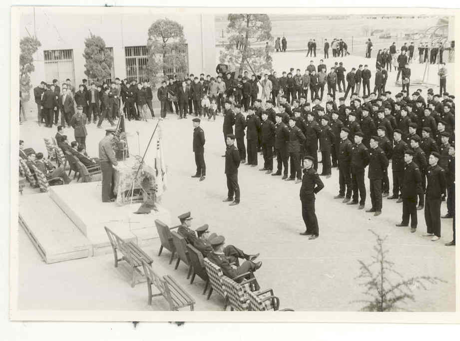 1964.03.12 ROTC 결단식(청구대학 6권)